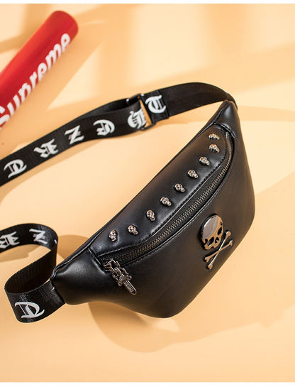 Bolso bandolera pequeño con remaches de calle para hombre
